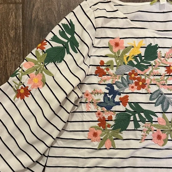 Gianni Bini Floral Embroidered Stripe Top XS Boho Casual Shirt - Picture 2 of 13